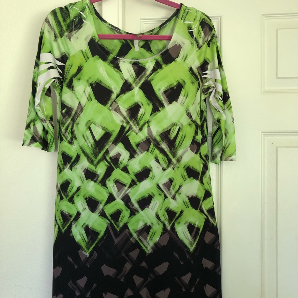 Short sleeved dress